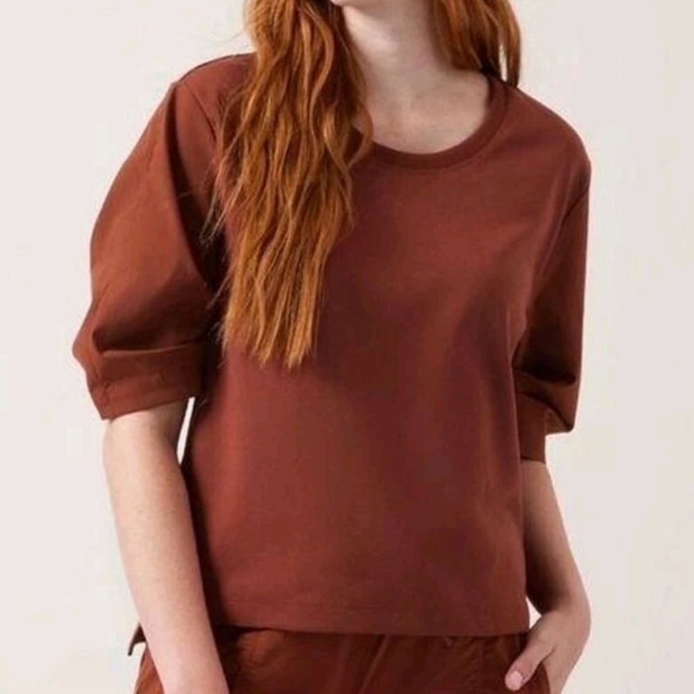 Athleta Harlow Hybrid Tee Size Large.